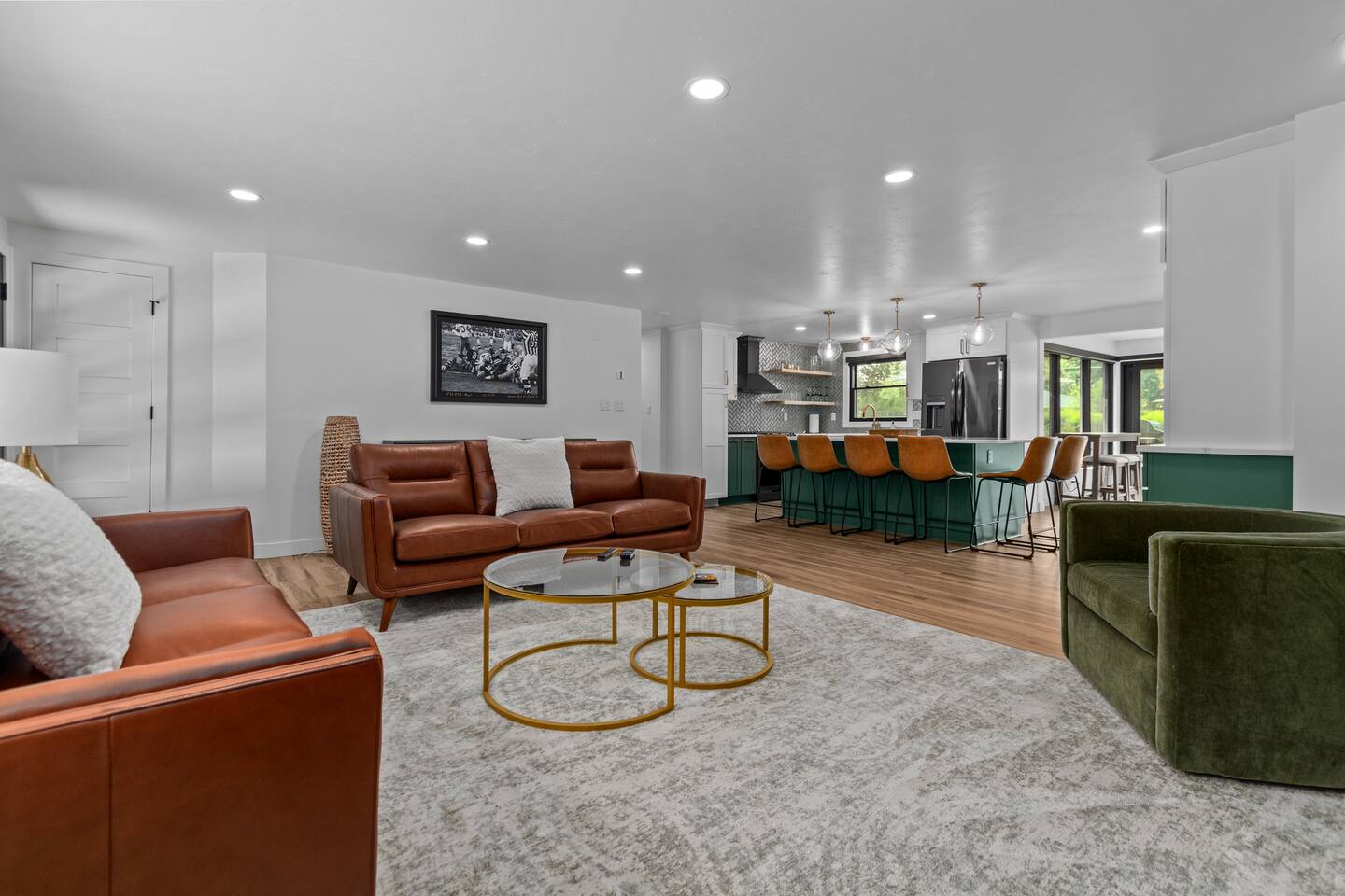 Pack 'em Inn - Ultimate Titletown- Main Level Unit