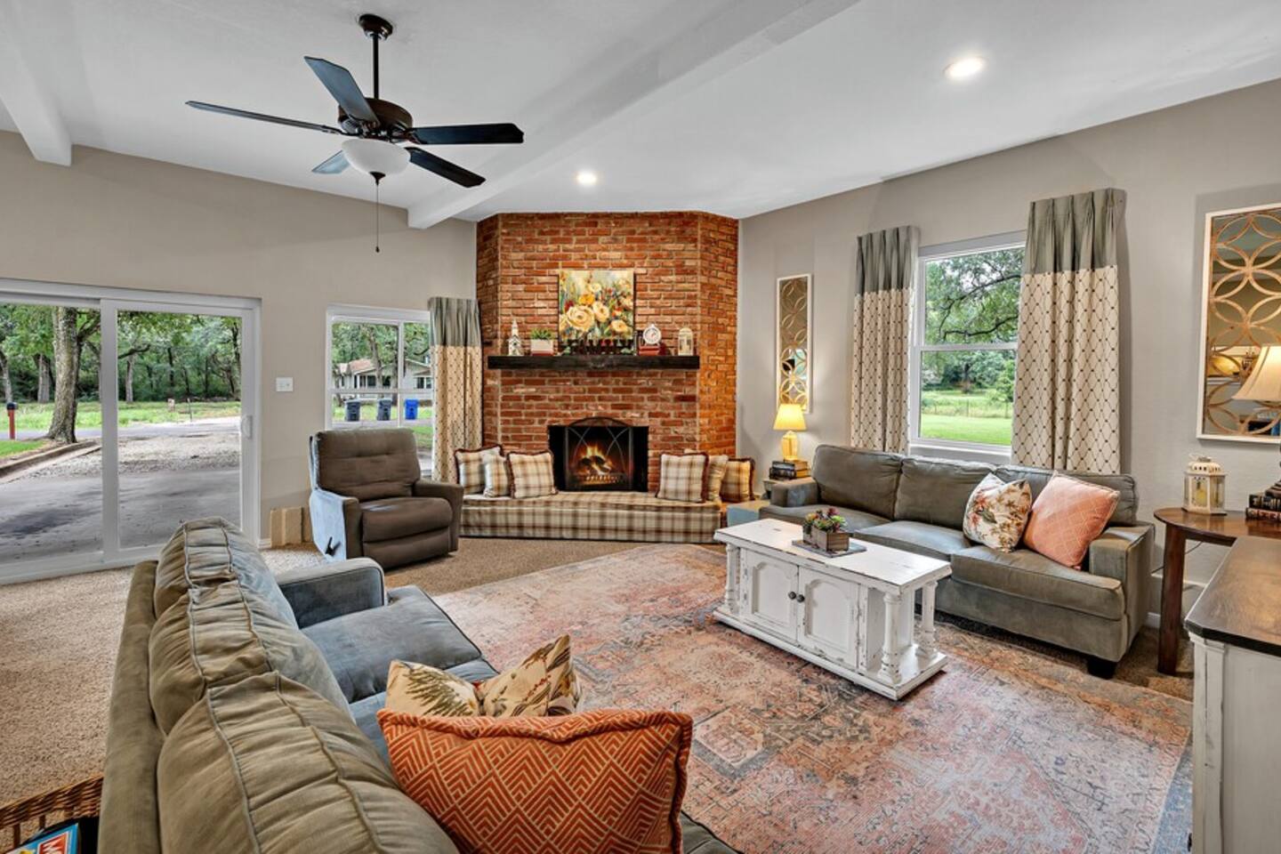 Sunset Corner Villa- 2 homes! 16 mins to dwntwn