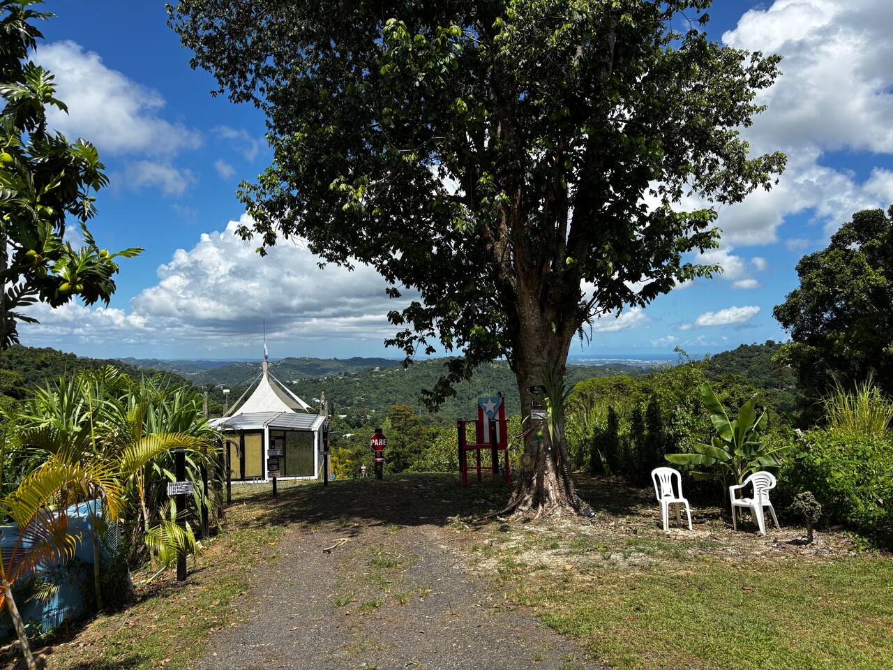 2BR Mountain Retreat | A/C, Jacuzzi, Pool +Parking