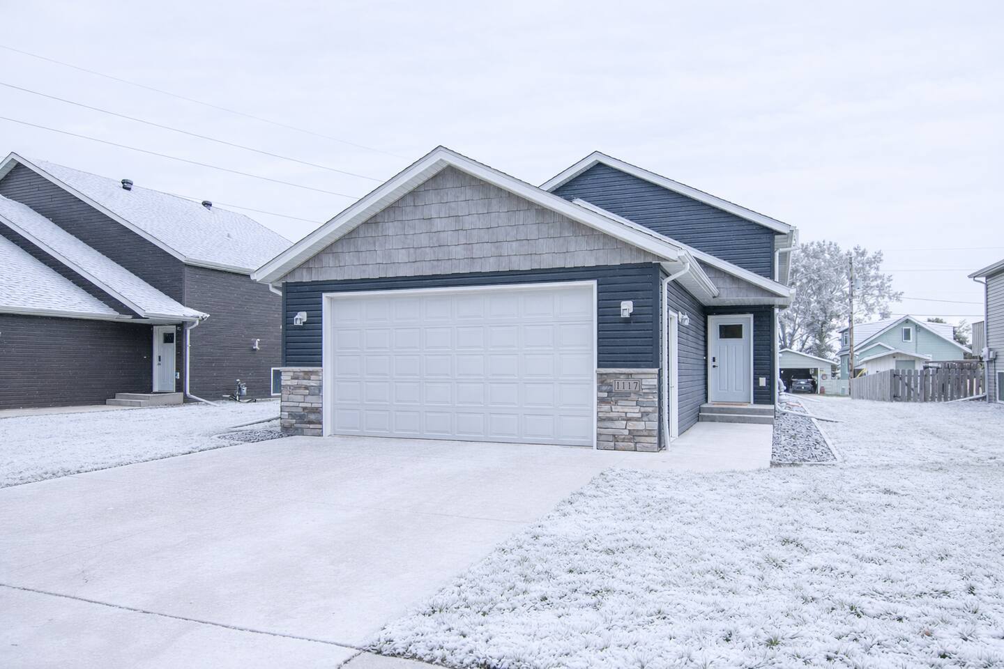 3BR I Kings x 3, 5 min to FargoDome, Pack n play