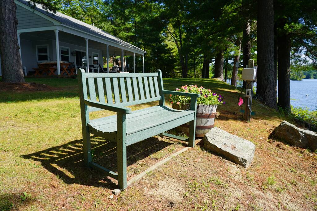Gorgeous 4bd Family Lake House w/ Docks and Views