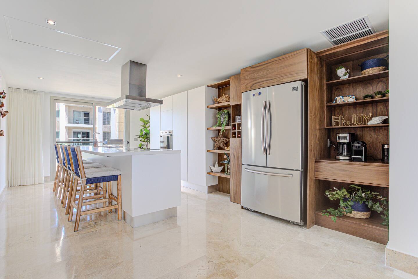 Luxury apartment with private beach club and pool