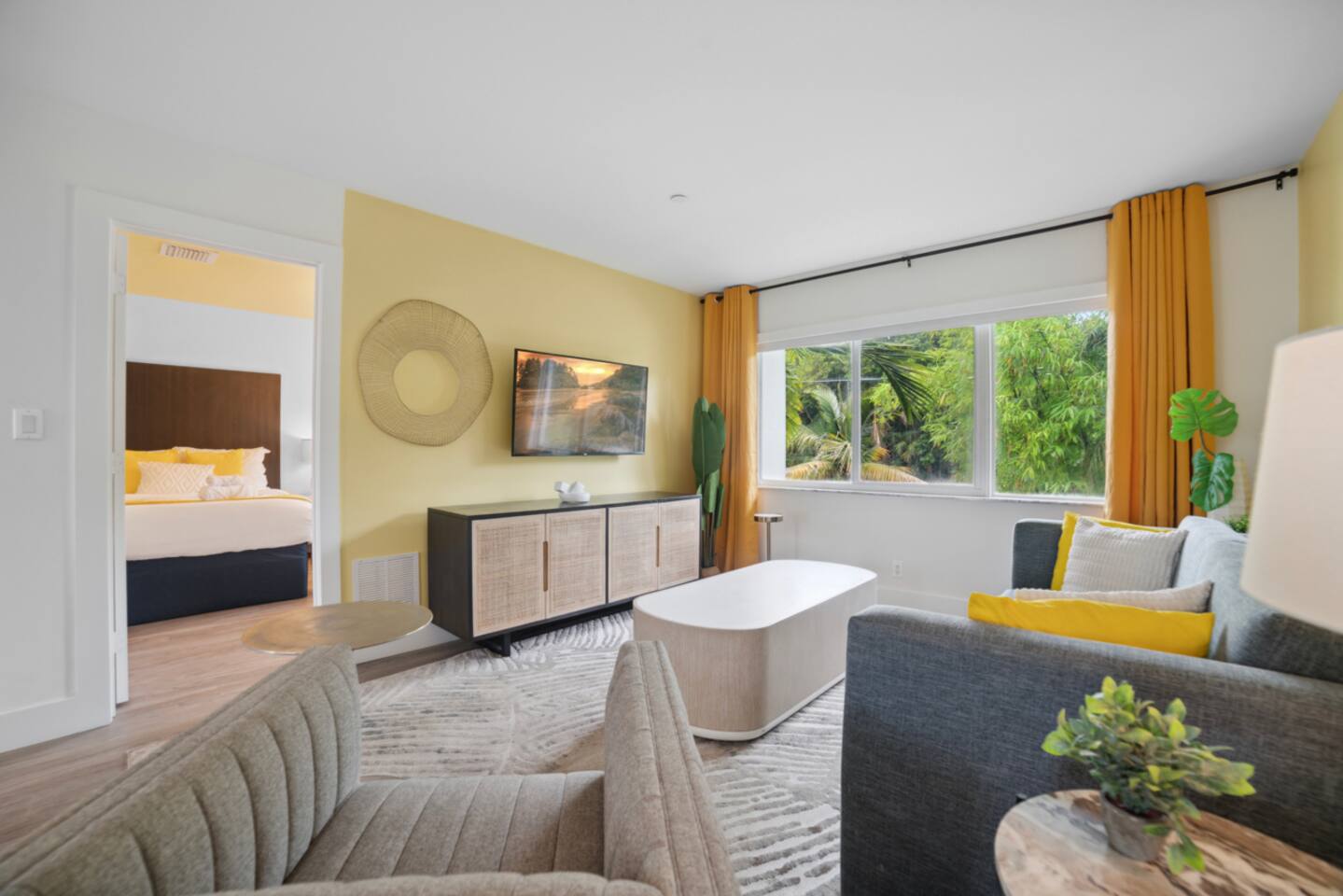 Sunny Shore Beachside|Pool, Hot Tub & Parking