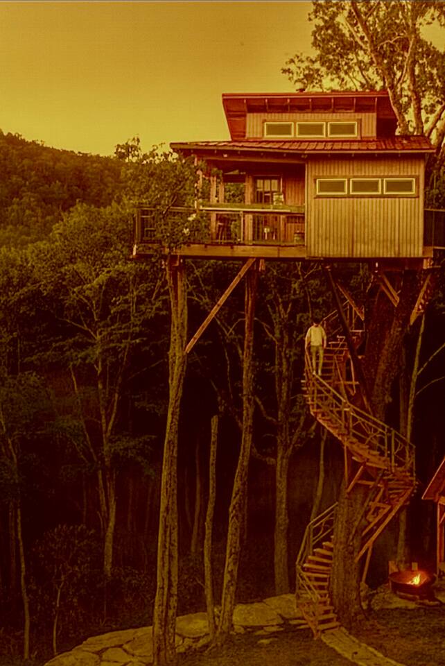 Raven Rock Mountain Skyscraper Treehouse