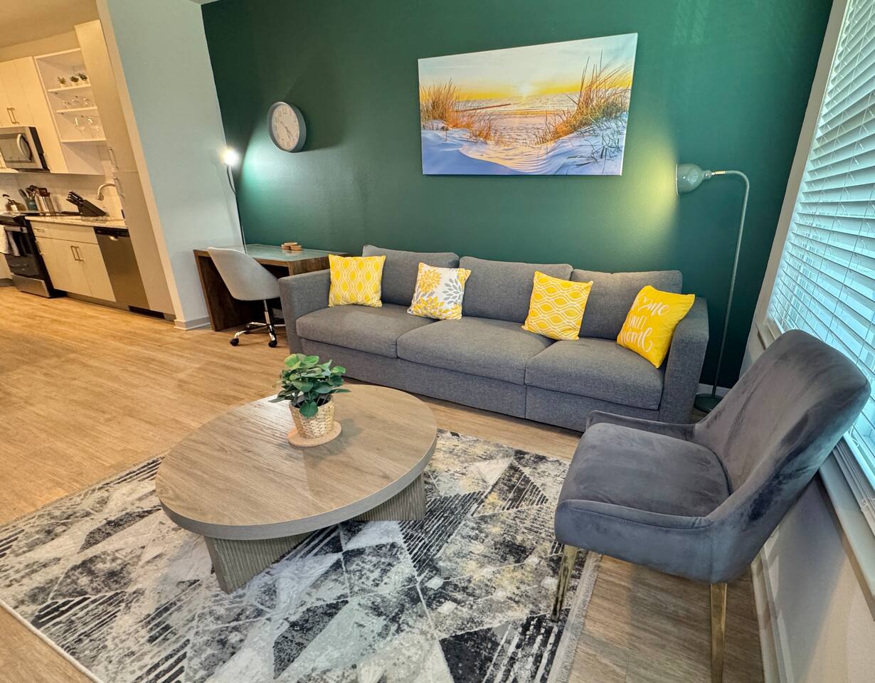 Lit King Moderne Deerwood Piscine Salle de sport Centre-ville Jax I95