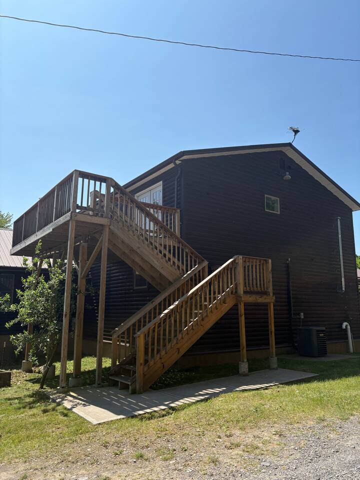 Lakeside Loft on Black Lake