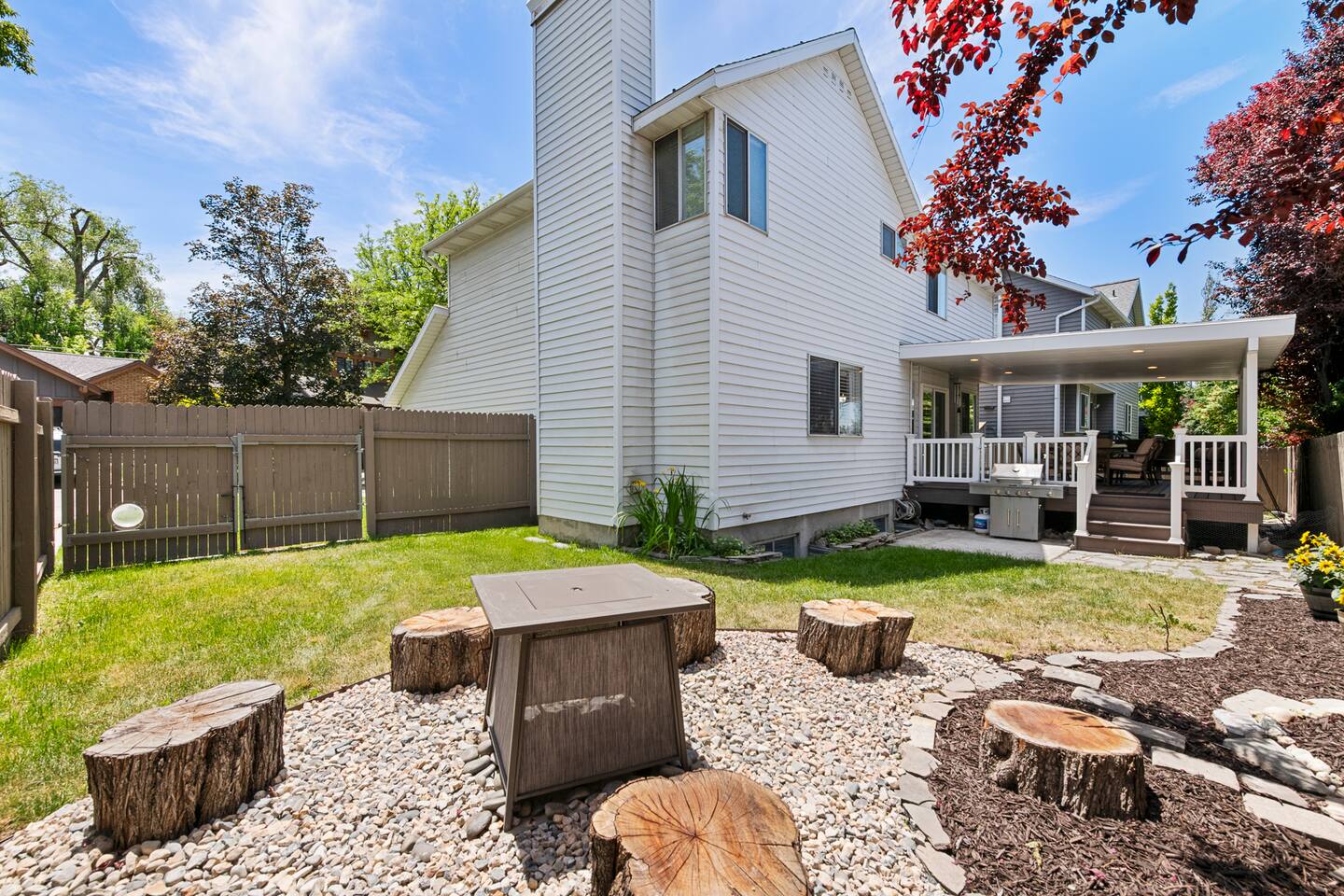 Spacious & Stylish Near Mtns, Sightseeing, & Eats!