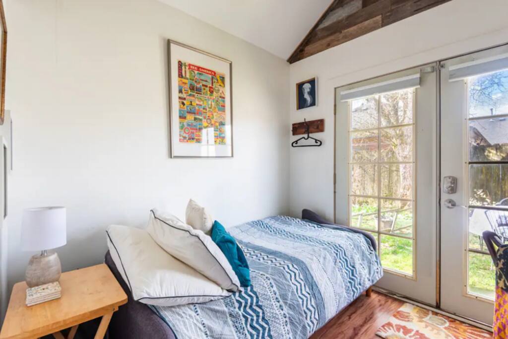 Modern New Studio Amazing N Portland Location