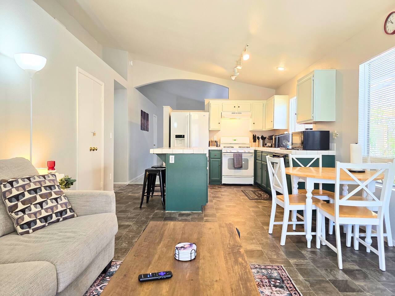 Location! Quick Freeway Access to Airport & Strip!