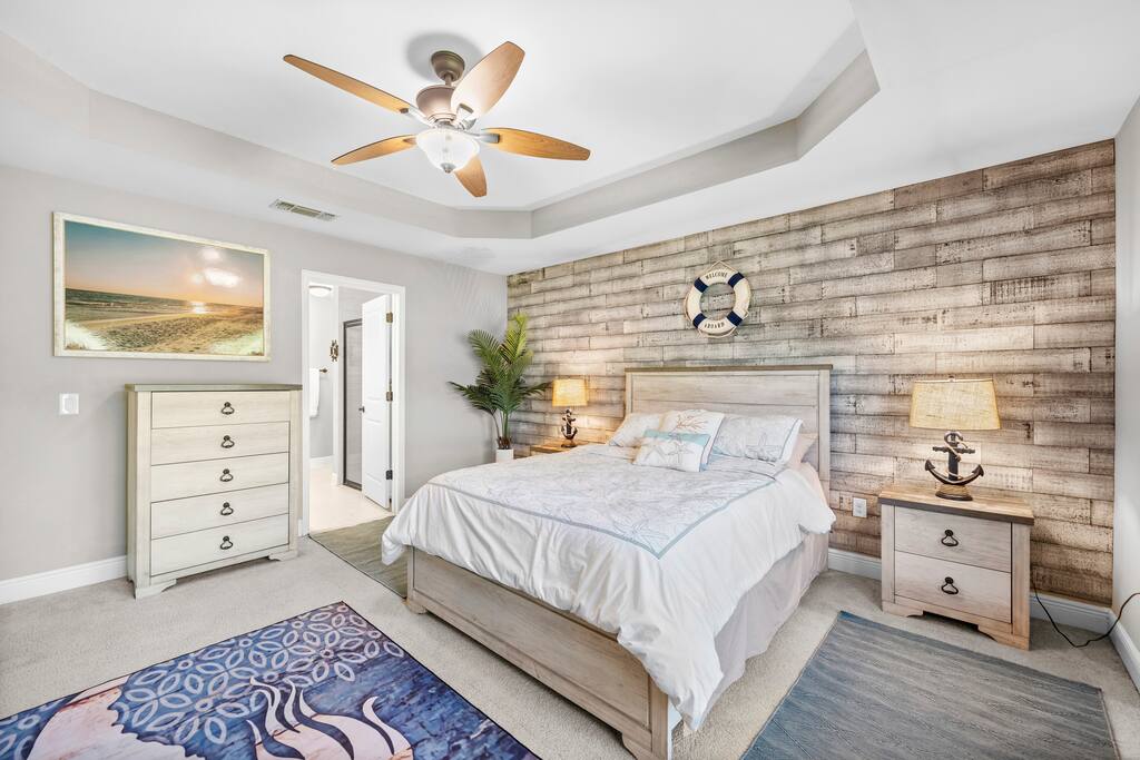 Mermaid Cove | Hot Tub | 6 min to Beach