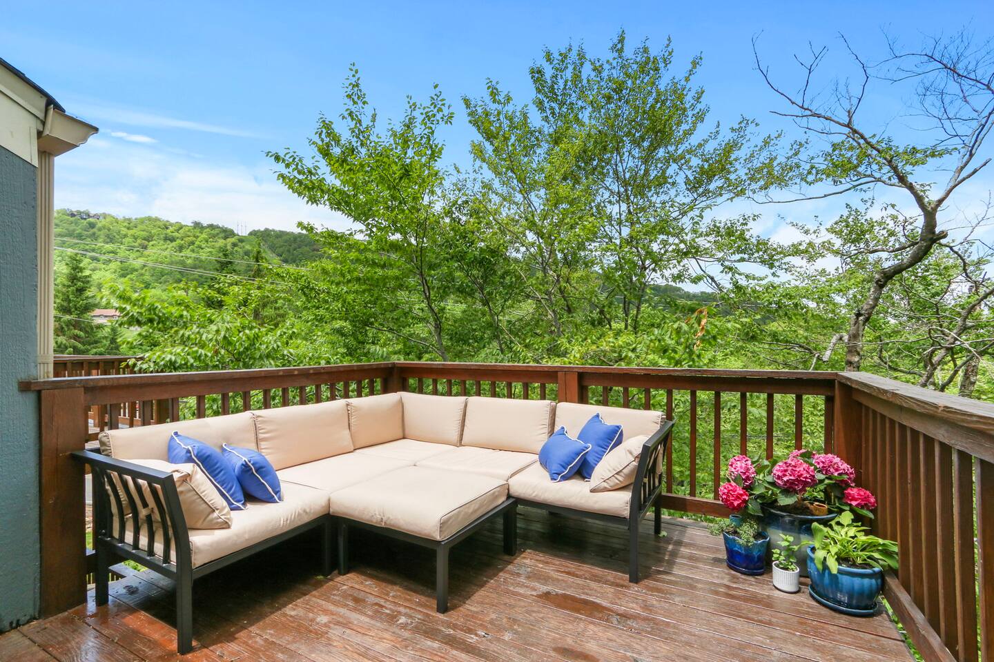 Beechside Basecamp WALK everywhere!