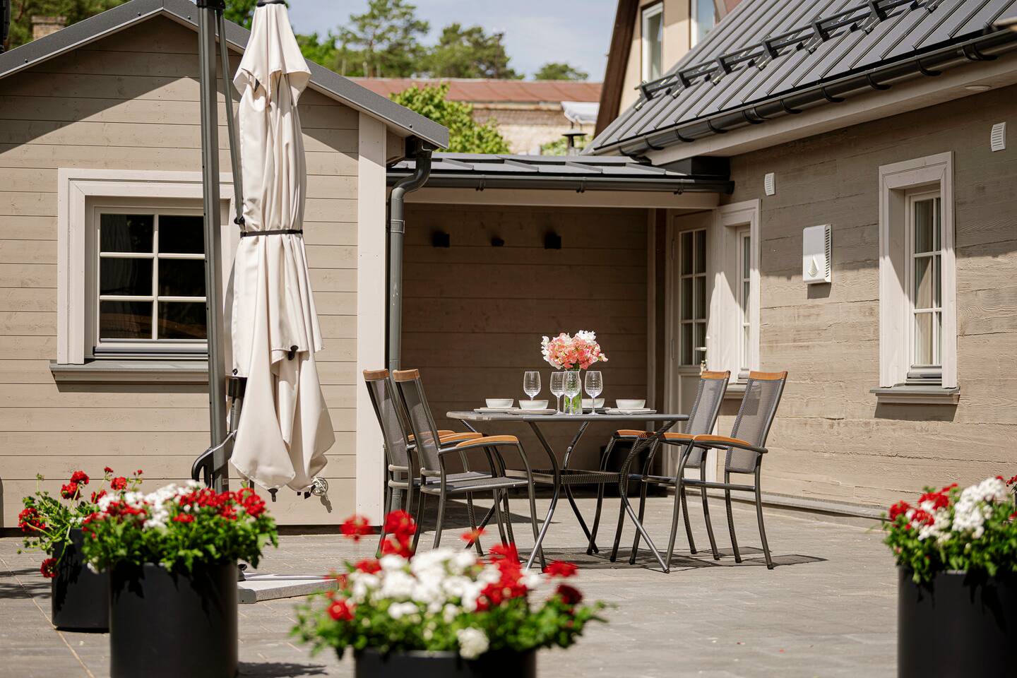 Apartment– Terrace by the Sea