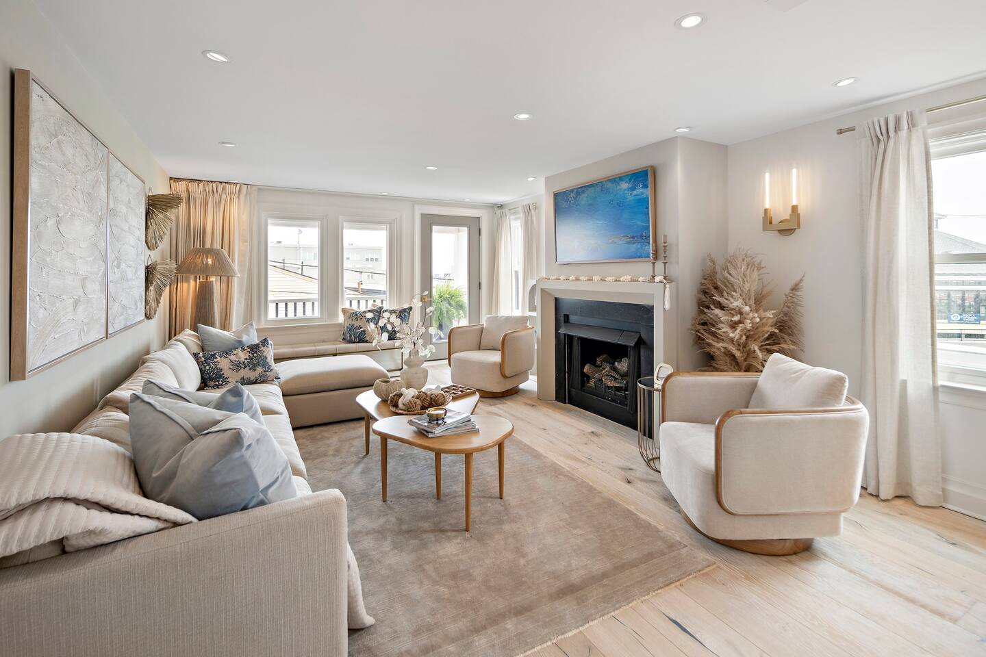 Luxury Retreat/2 Kings/Steps to Beach/PetFriendly