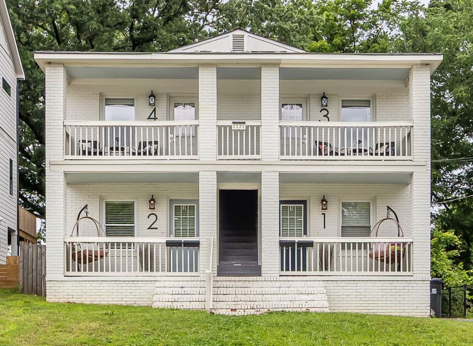 QC Quarters: Elevated 4 BR/4BA, Total Quadplex