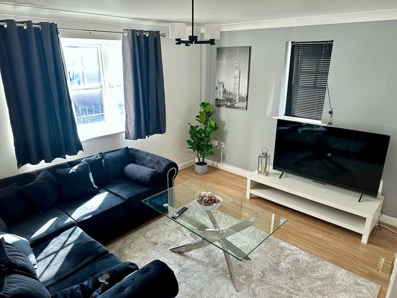 Sianavi Apartment - Caspian Way, Purfleet