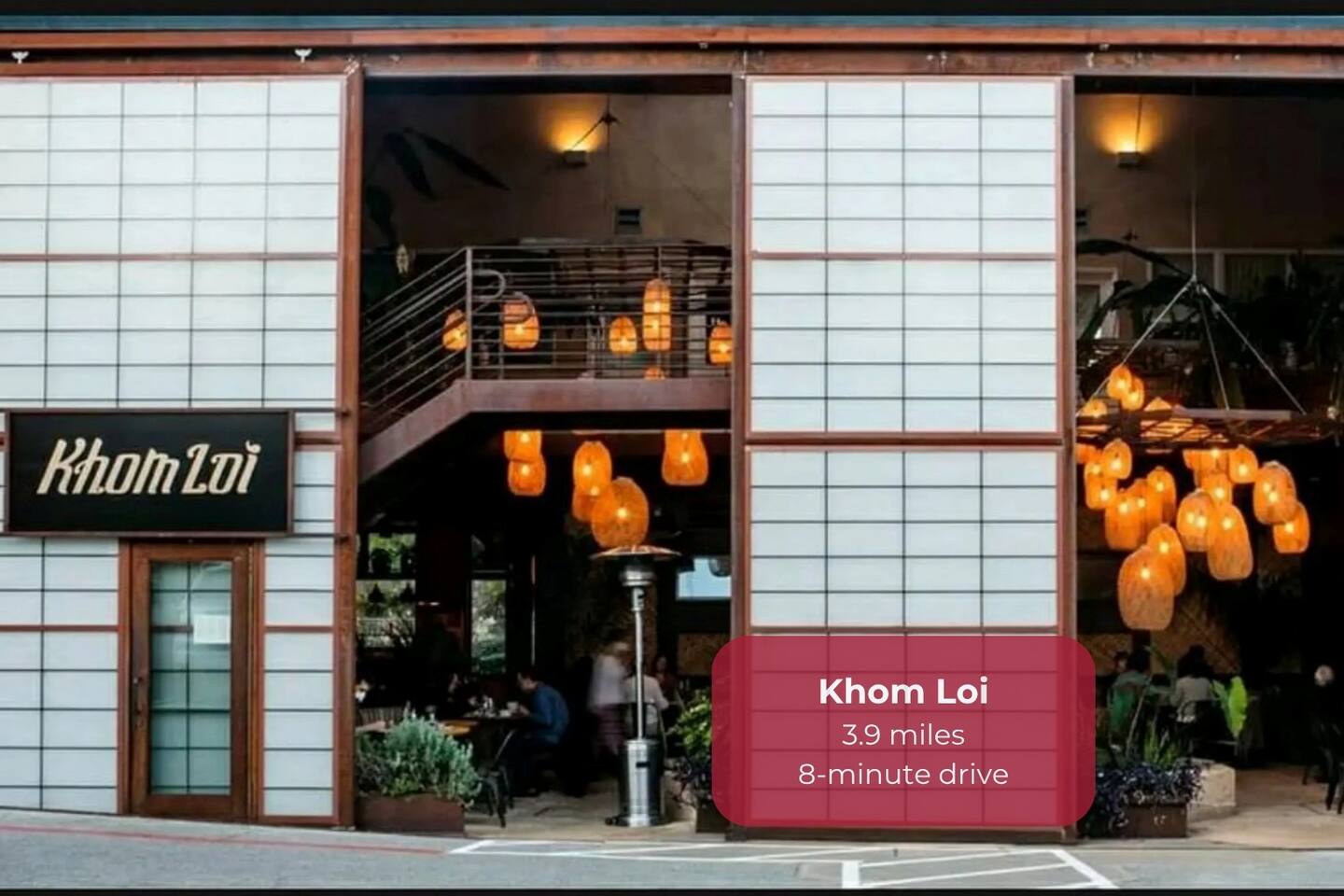 Lantern glow and bold Thai flavors.