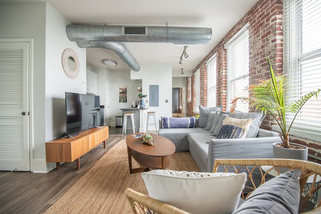 Stylish Boho Condo|Downtown Memphis + FREE Parking