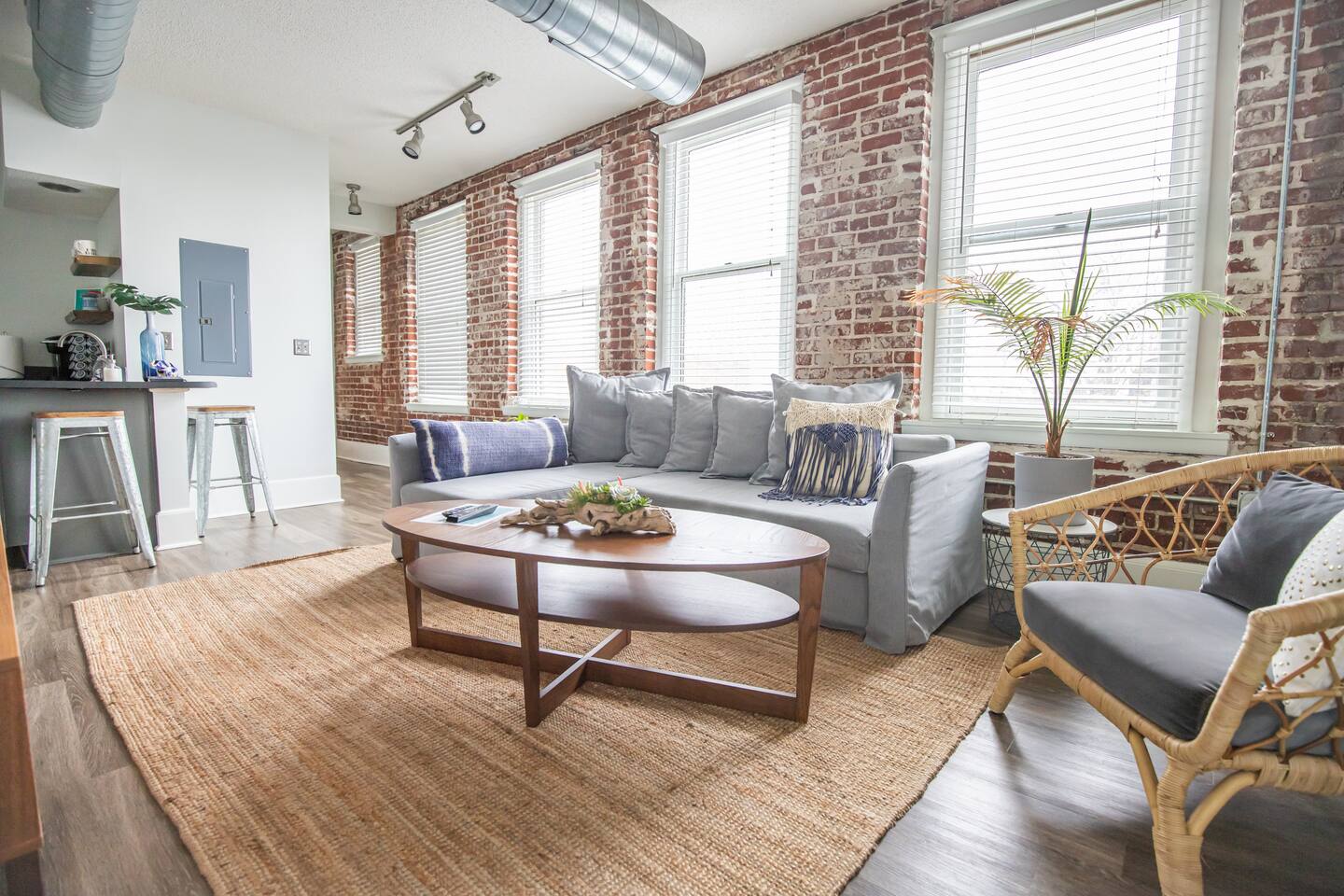 Stylish Boho Condo|Downtown Memphis + FREE Parking