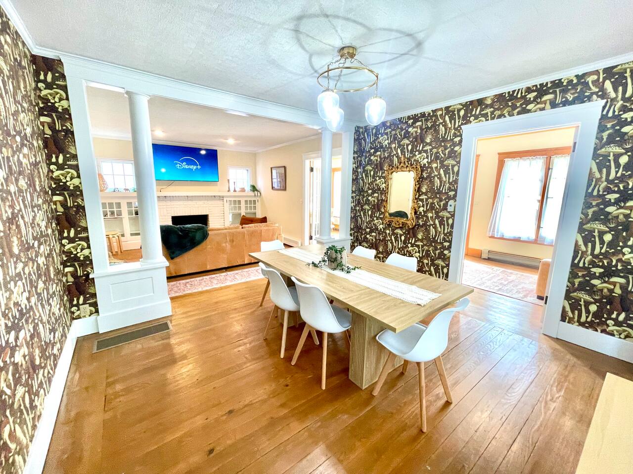 One-of-a kind, Lakeview Park Gem w/ Lake Views