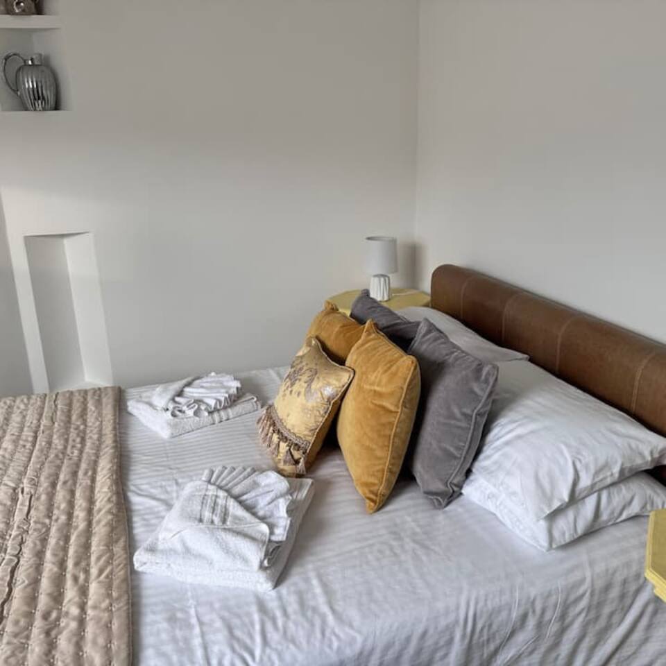 #41 Fantasia - GooseView Private en-suite king bed