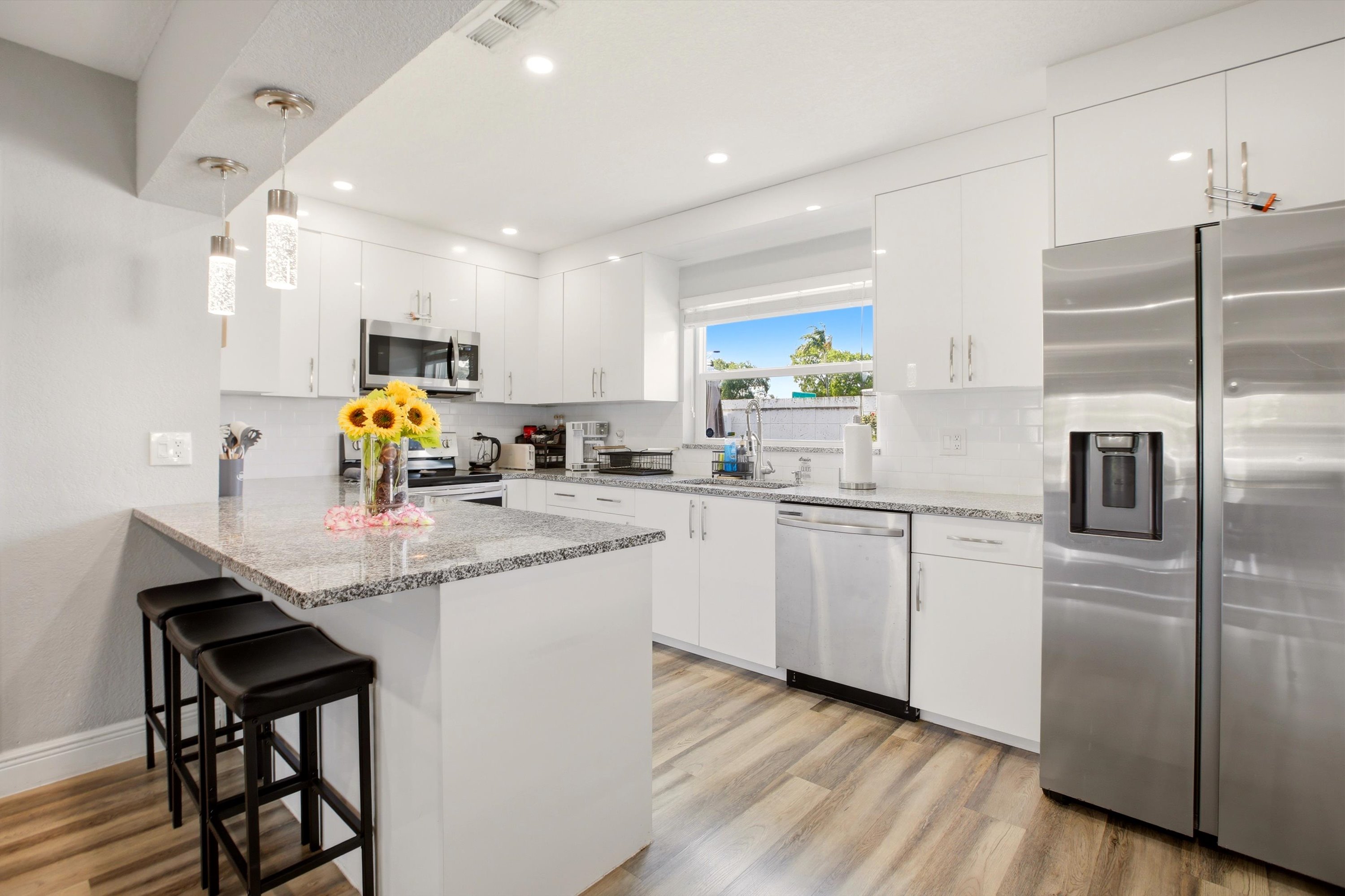 Family Friendly Ft Lauderdale Retreat | 3BR Sleeps 6 | Near Beaches & Dining | Patios + Free Parking