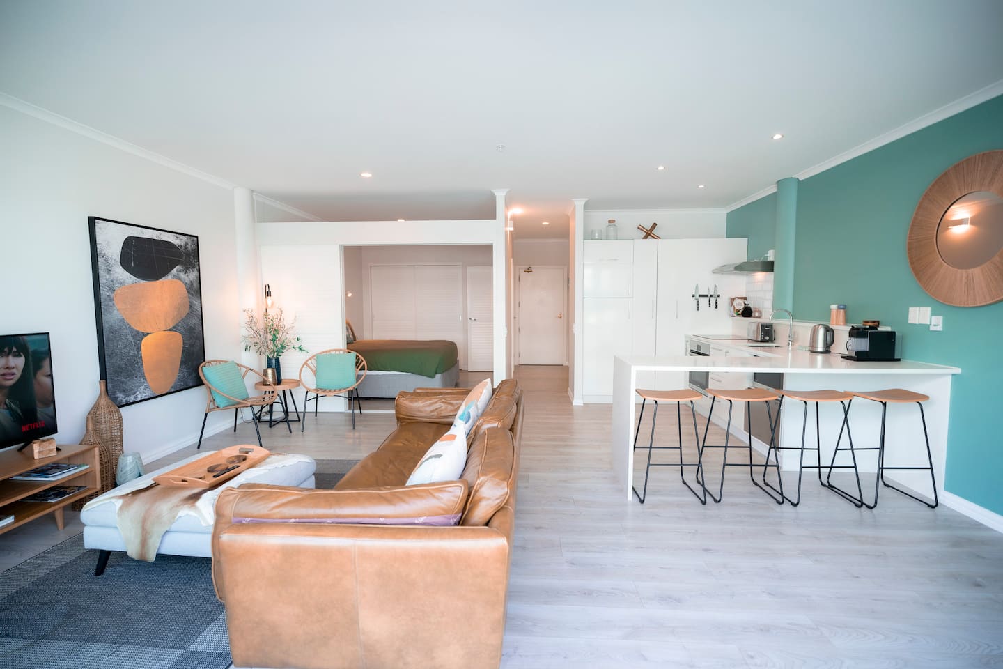 Premium City Centre Harbour Apt with parking