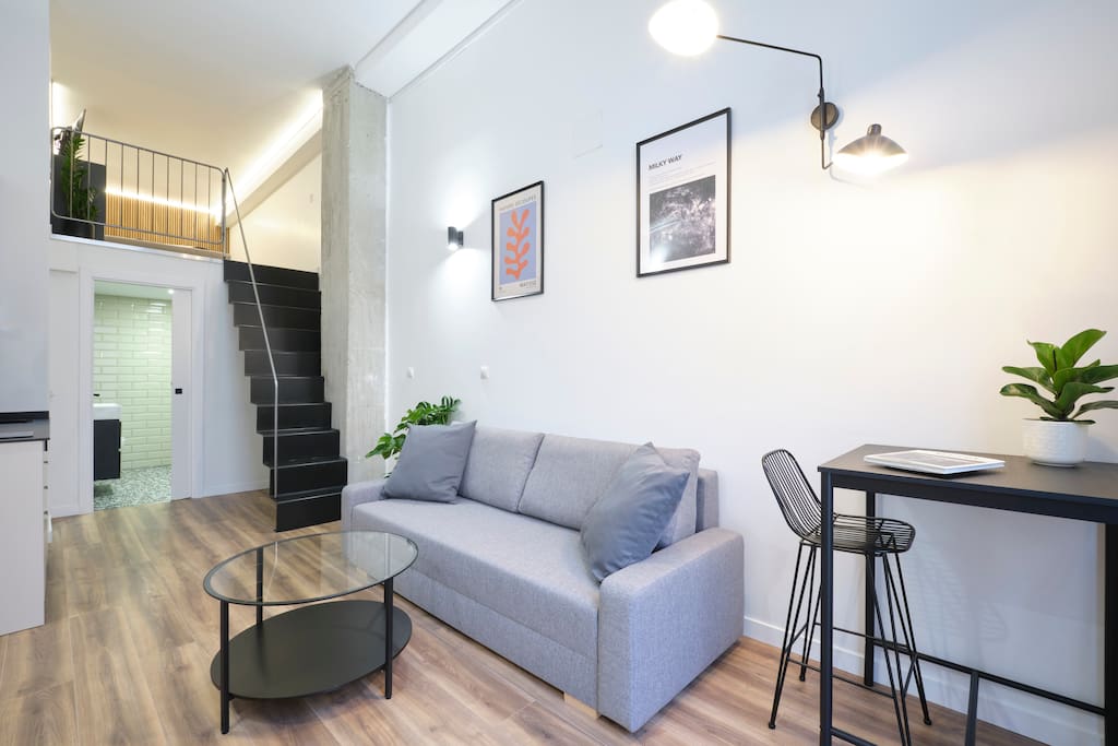 Madrid City Oasis: Chic Style, WiFi, AC, SmartTV B