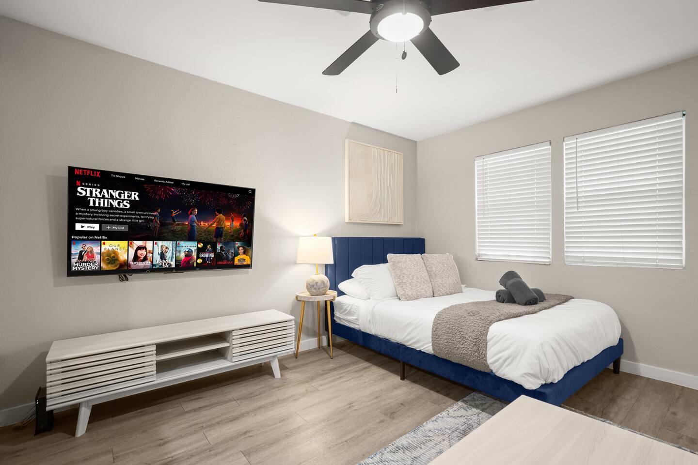 Modern North Austin Studio Fast WiFi + Kitchenette - Apartment