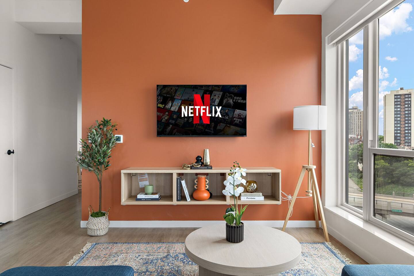 Top-Floor Condo with Skyline Views + Parking + Gym