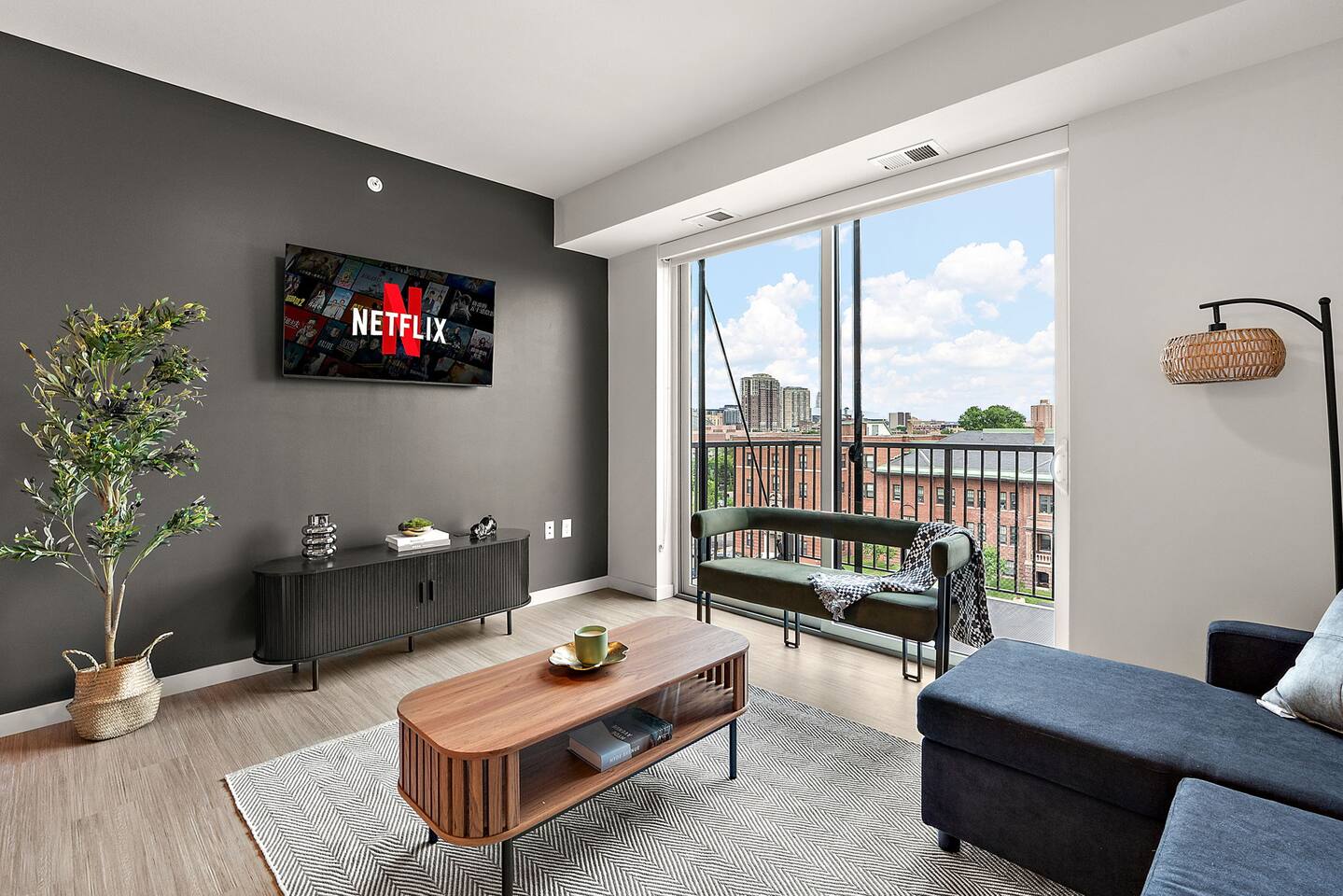 E501 Moody, Spacious & Stylish 2bd DT Minneapolis