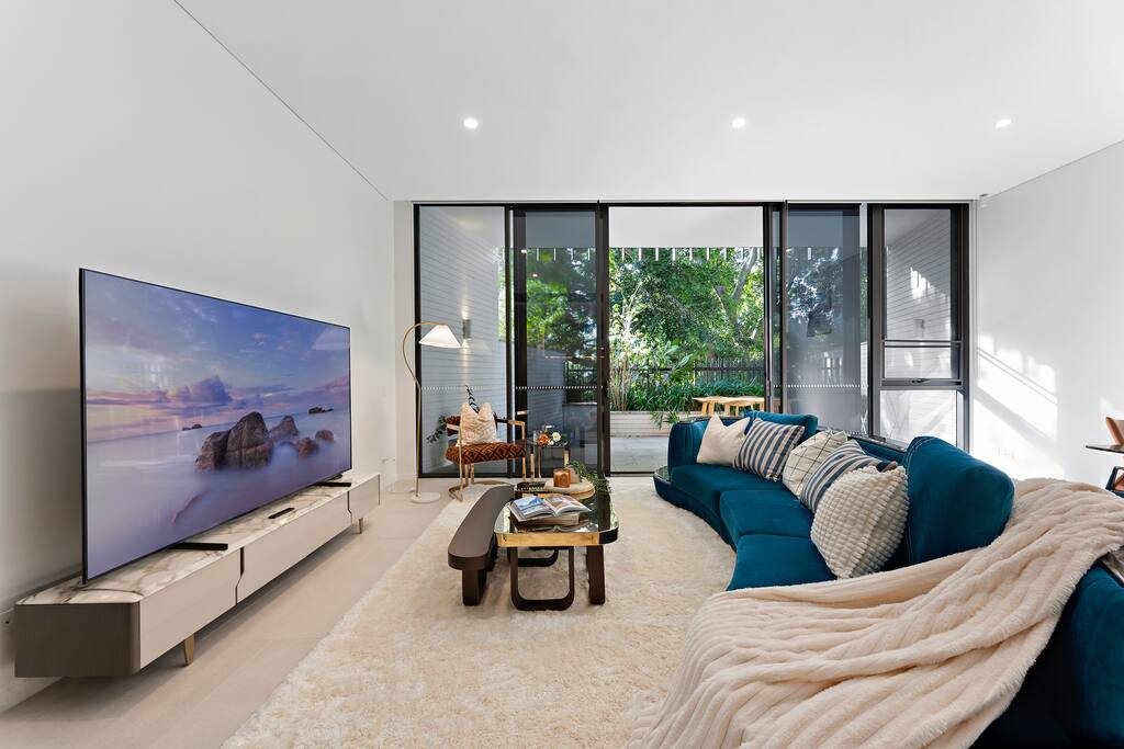 Sunny 3BR North Bondi Escape, 19min Walk to Beach