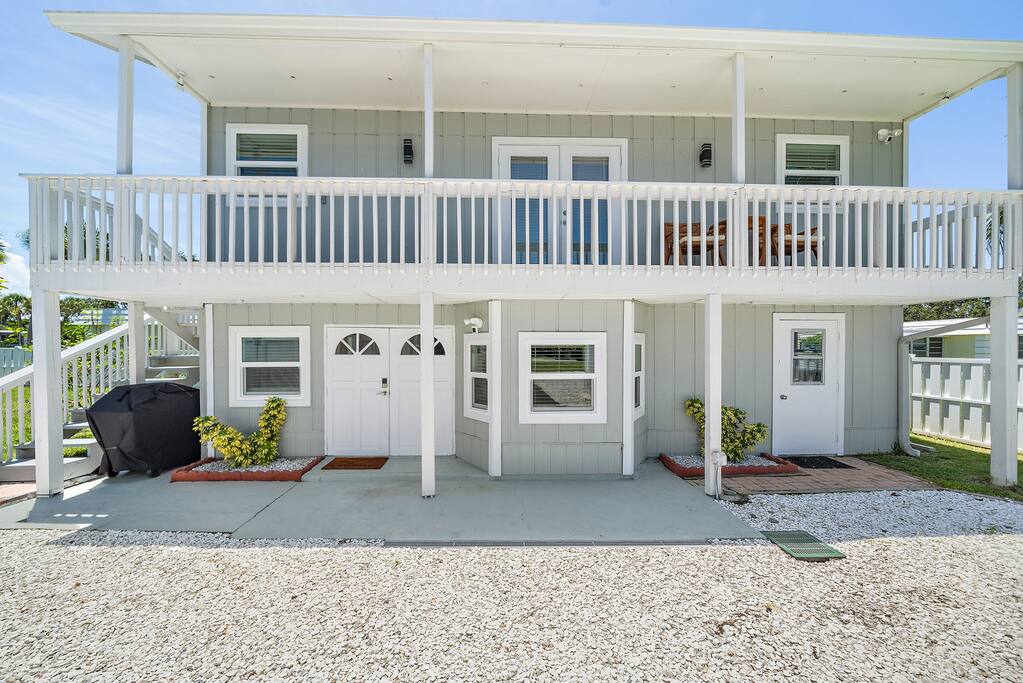 Fresh Coastal Comfort | Beaches Close & Bay Views