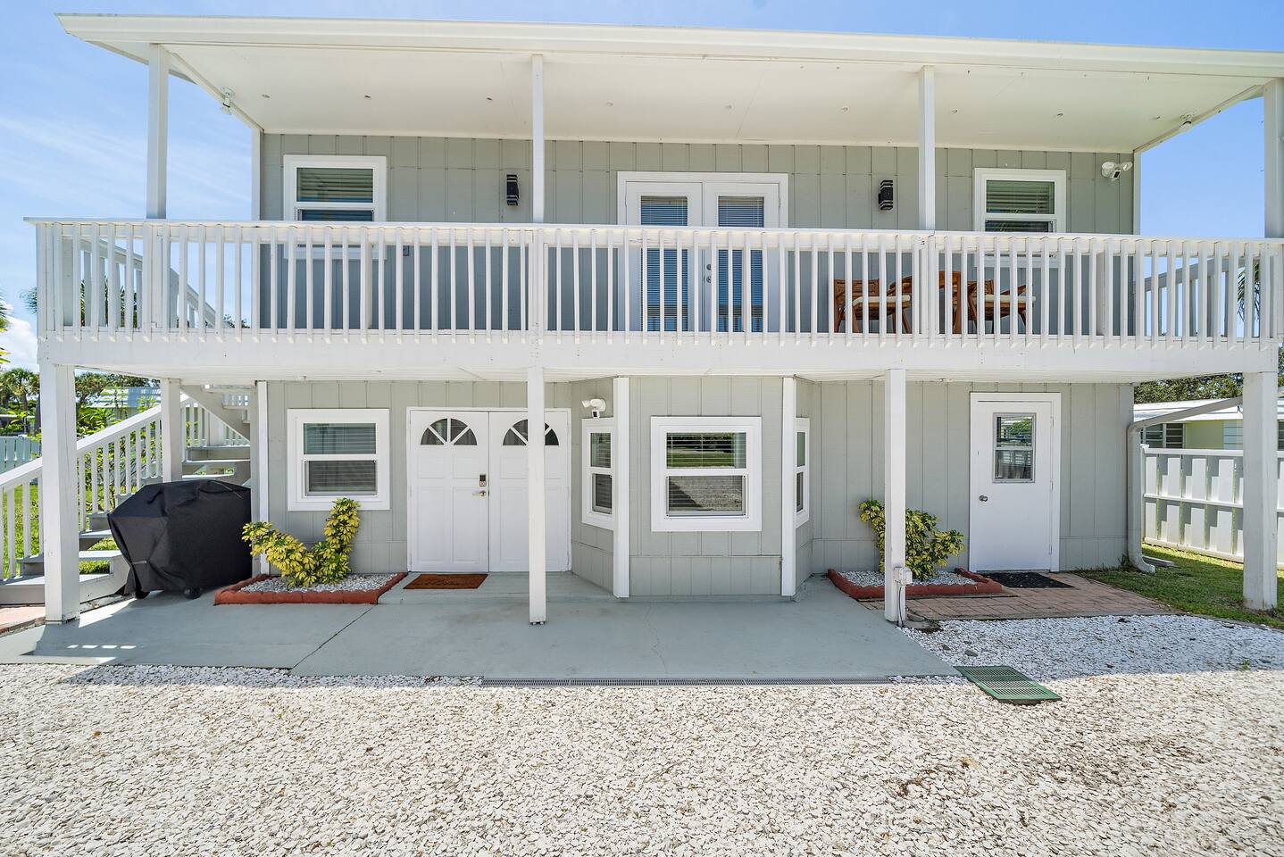 Bay View Retreat | 4 Min to Siesta Key | 9 Guests