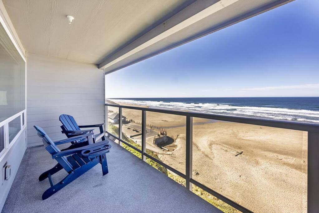 Cozy Nye Sands Oceanfront 2b/2b King Bed • Spa Tub