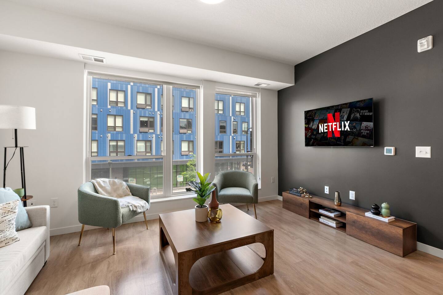 W208 Spacious & Luxury | 2Bd Condo DT Minneapolis