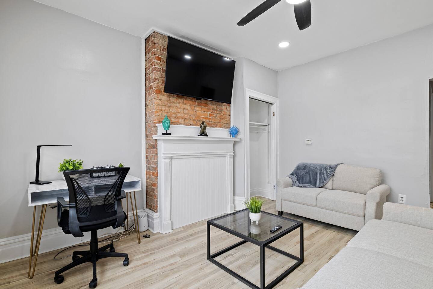 Cozy 1BR Retreat near Highland Park & Zoo