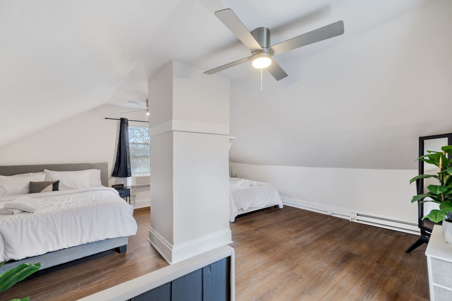 Posh Private Room W/ 2 beds and free parking!