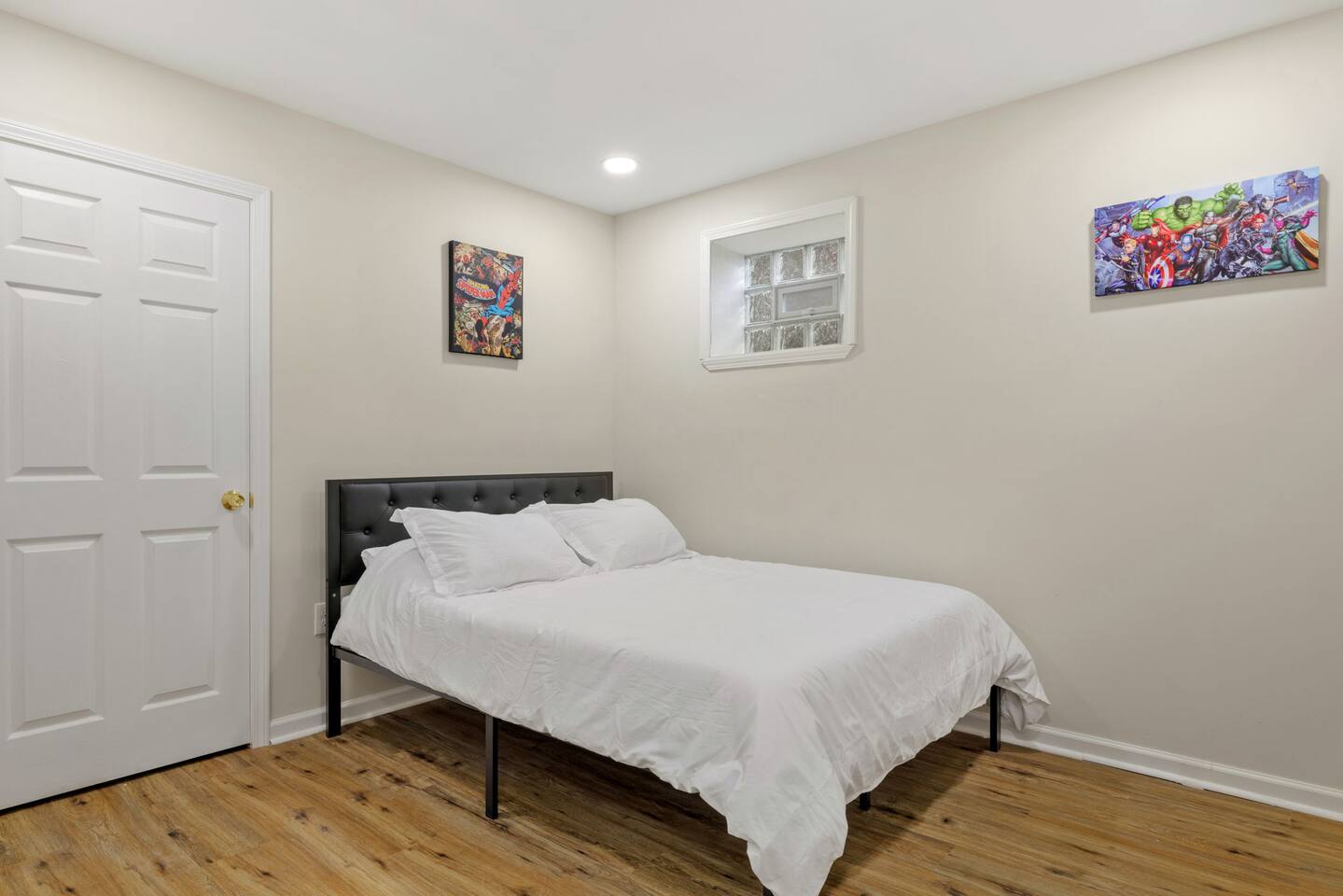 Private Room & Bath w/ Fast Wi-Fi Near Downtown