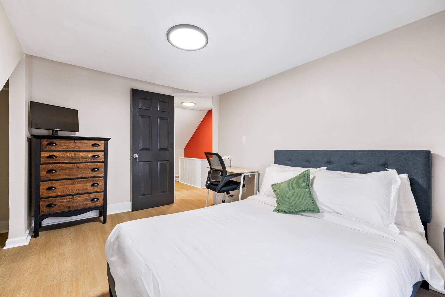 Peaceful Room in Oakland for a Relaxing Stay