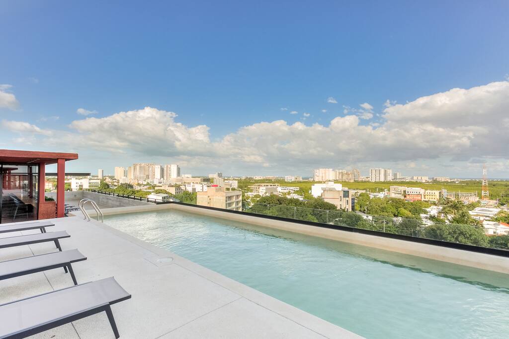 Centrally located apartment with rooftop and gym