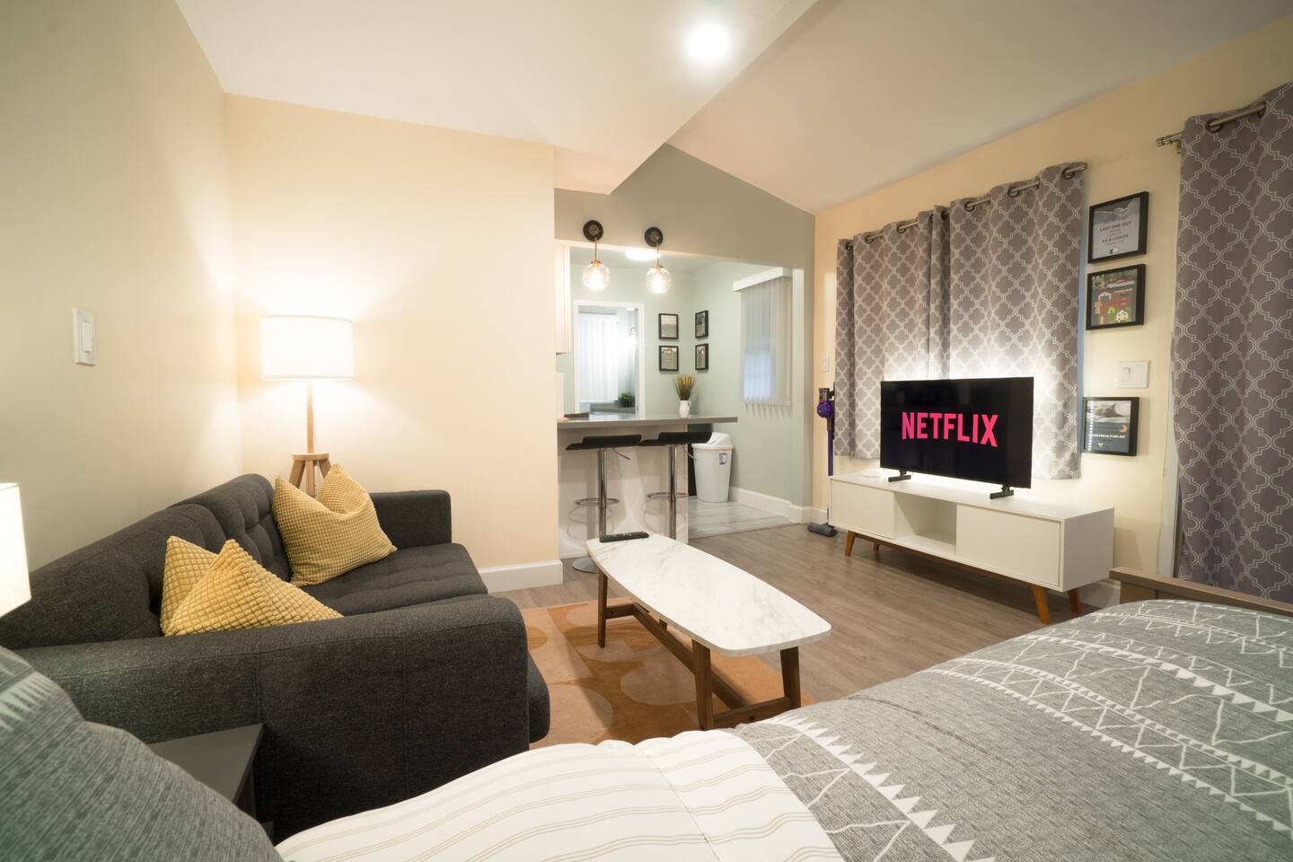 Villa Room-Private Master Suite, Bath, & Entrance