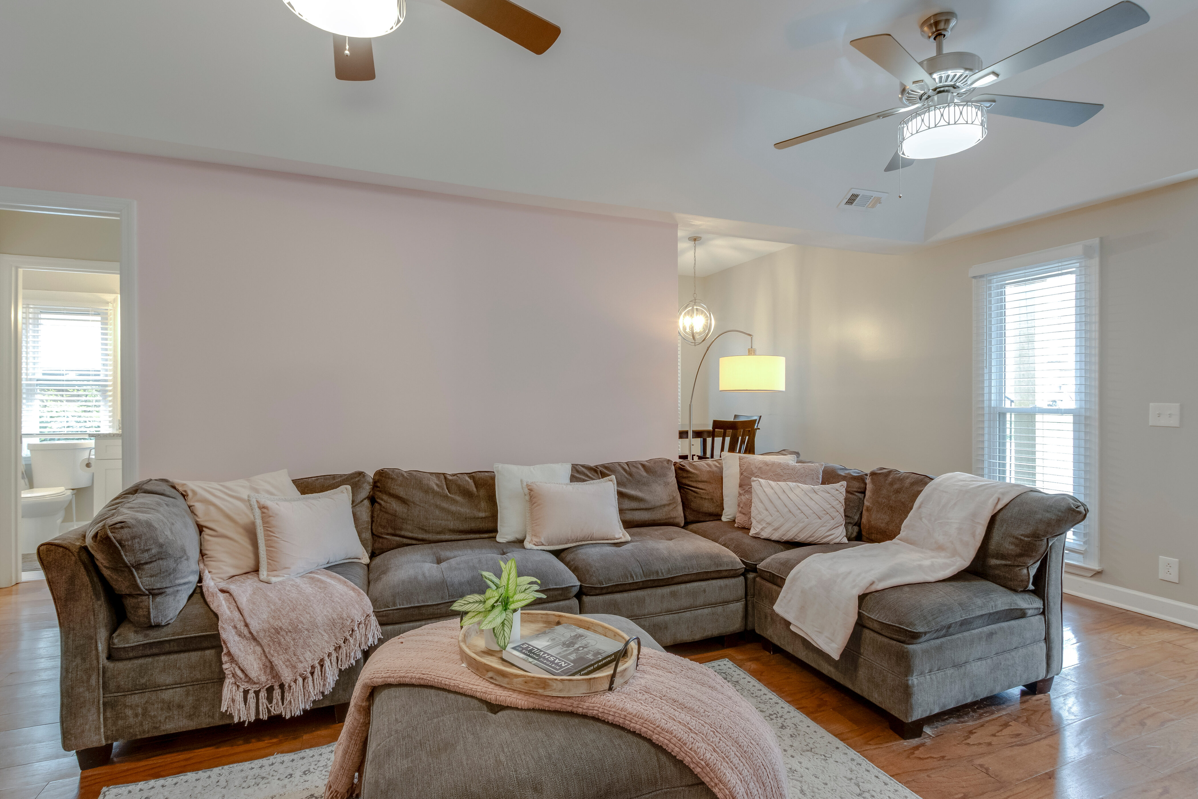 Quiet Hillsboro Village/2 Kings/Free Parking/W+D