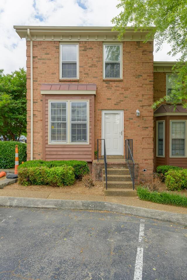 Near Vandy, 11 minsDowntown, Park Free, Fast Wifi