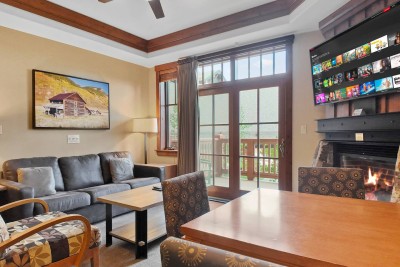One Ski Hill 8102 Peak 8 Ski In Ski Out Resort Suite with Pool and Spa