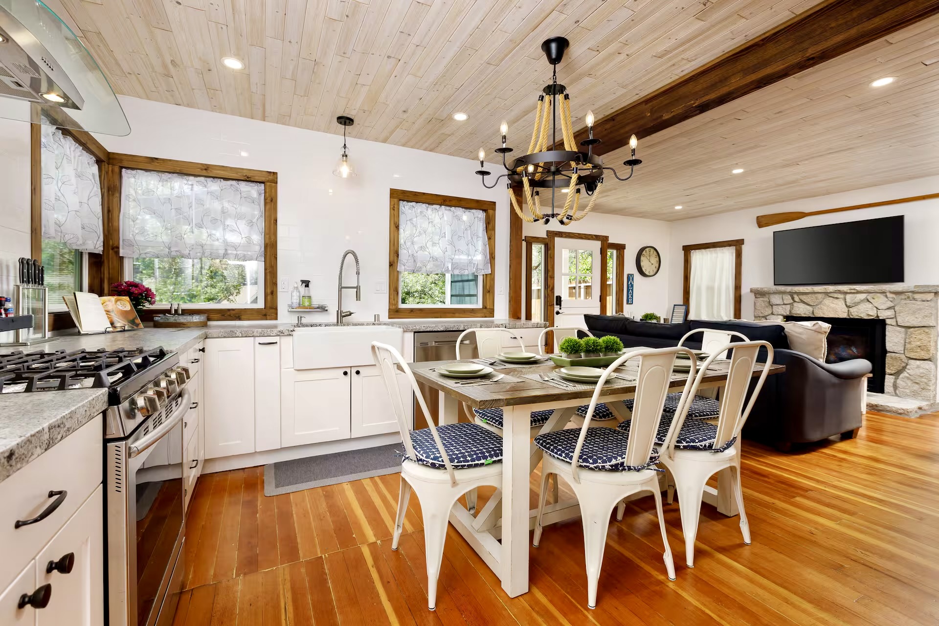 Lake Access | 4BR Cabin | Cozy Fun