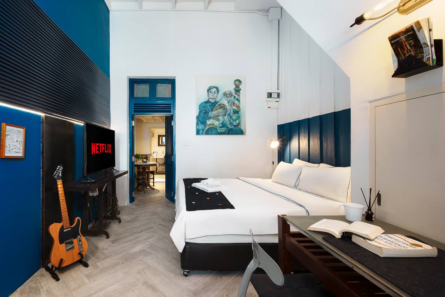 BTS 10 min King Bed, Fast WiFi, Netflix, Work Desk