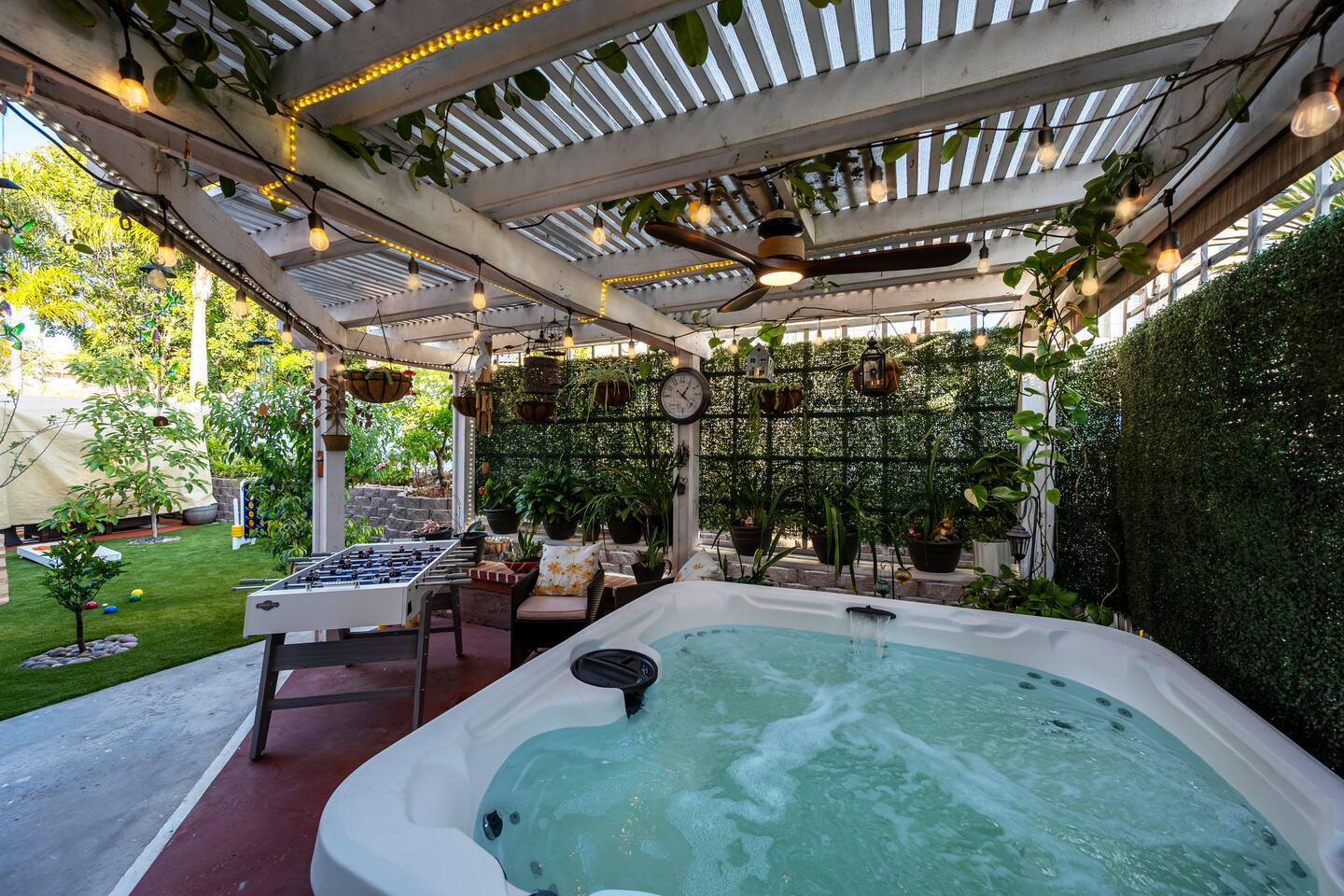 Hot Tub + Mini Golf + Gameroom + Near Downtown