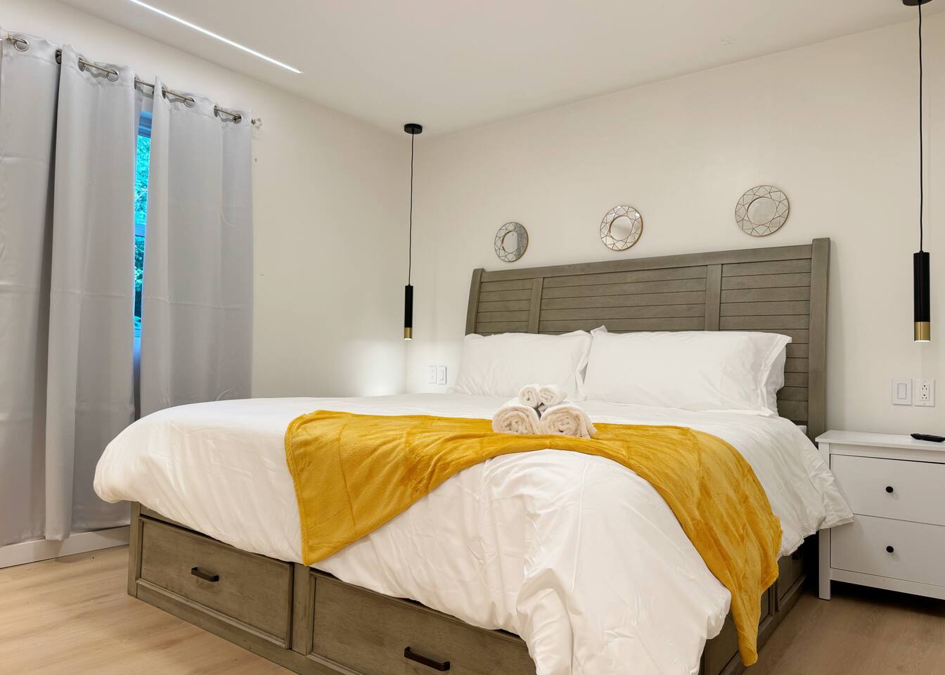 Cypress Suites 7A | KING 2BD/1BA Apt in Newburgh