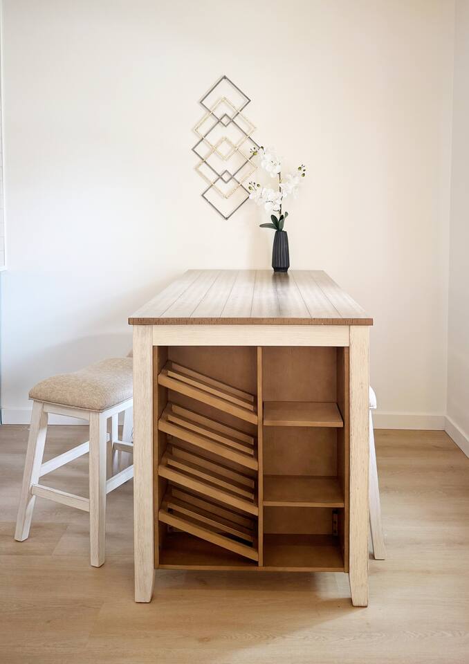 Cypress Suites 7A | KING 2BD/1BA Apt in Newburgh