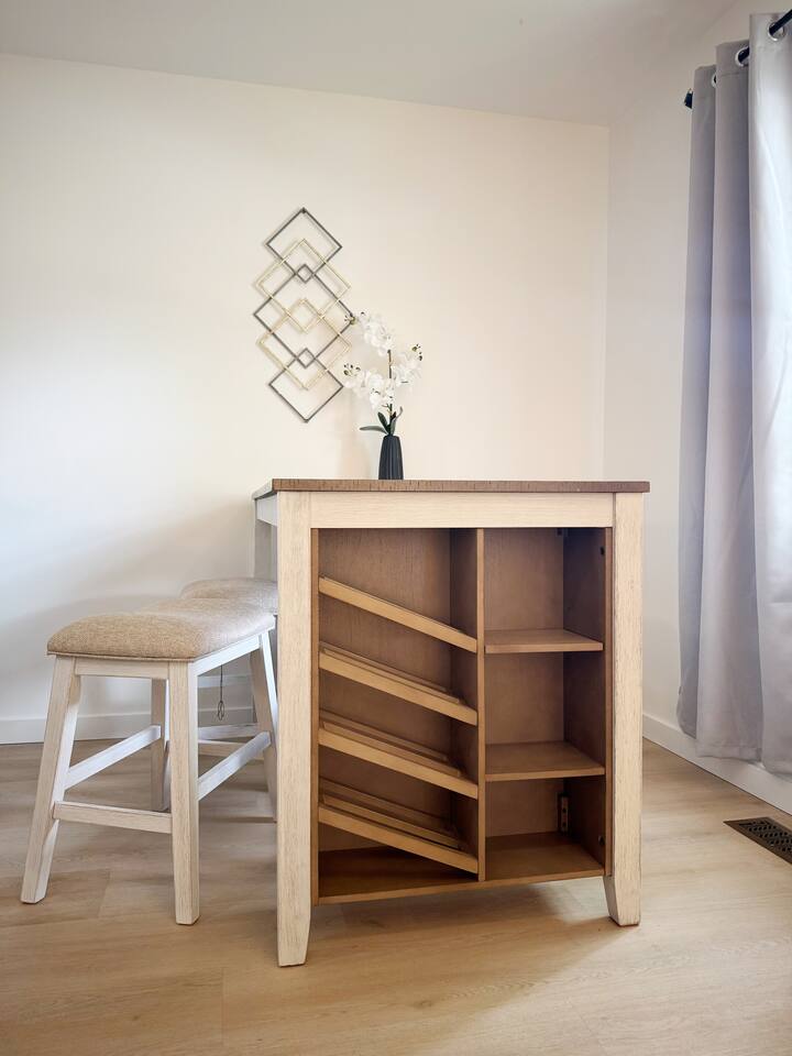 Cypress Suites 7A | KING 2BD/1BA Apt in Newburgh